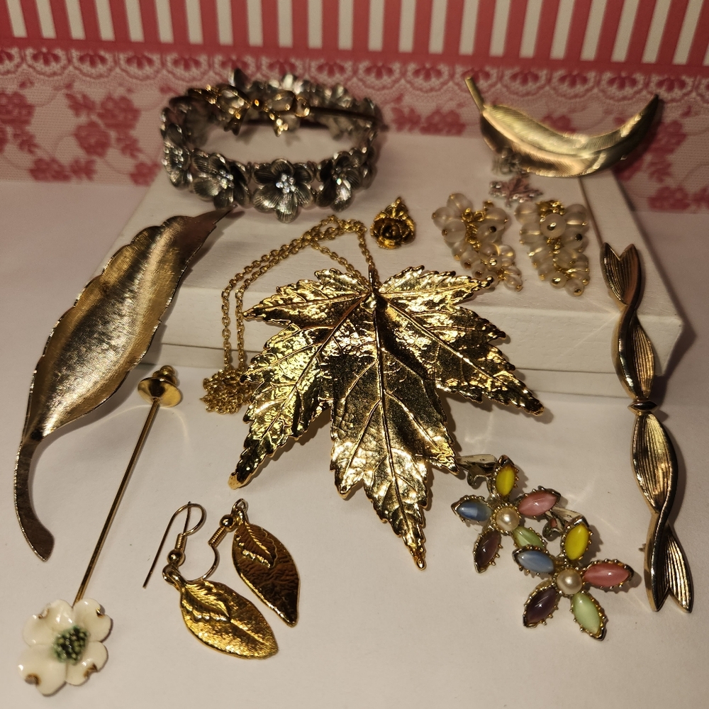 #15, EXQUISITE GEORGIAN ERA JEWERLY LOT, 12 ITEM, GOLD & SILVER PLATED.